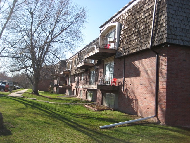 Building Photo - The Villa