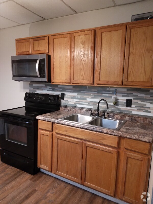 Apartments For Rent in Delano PA with Hardwood Floors 3 Rentals