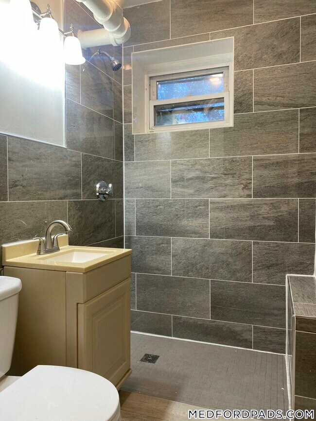 Building Photo - 63 Fellsway W