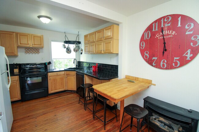 Foto del edificio - 375 Weaverville Rd