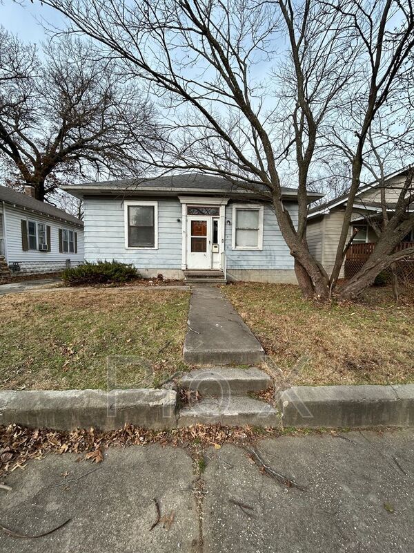 Building Photo - 418 W 9th St