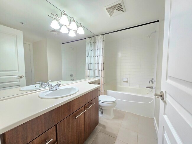 Photo du bâtiment - 115-4728 Brentwood Dr