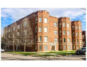 Building Photo - 8001 S Justine St