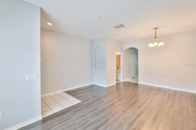 Building Photo - 12950 Kings Crossing Dr
