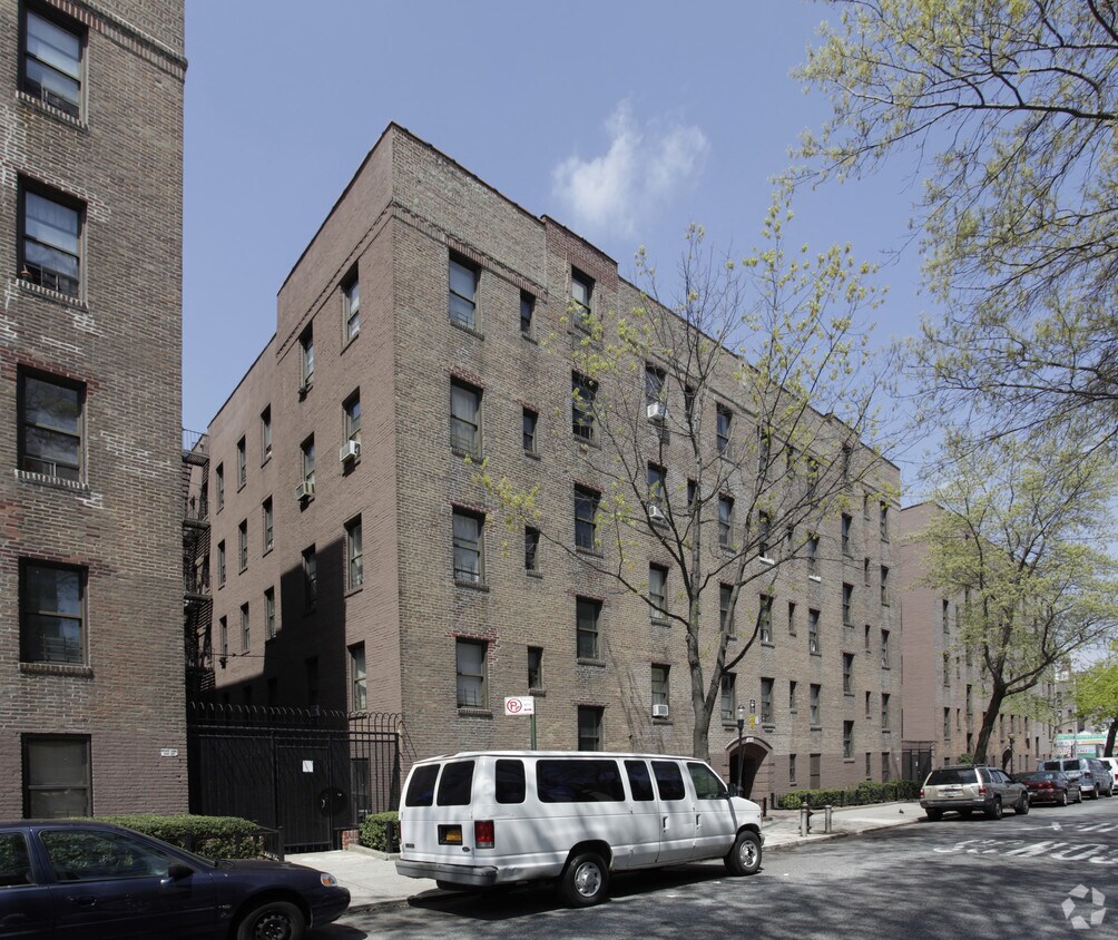 Building Photo - 48-16 47th St