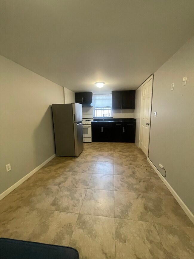 Foto del edificio - 2578 E 19th St