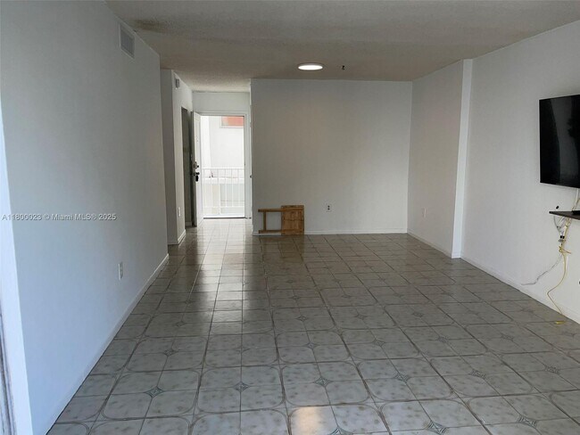 Foto del edificio - 1357 Collins Ave