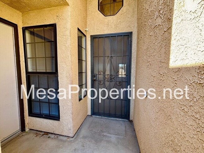 Foto del edificio - 19182 Elm Dr