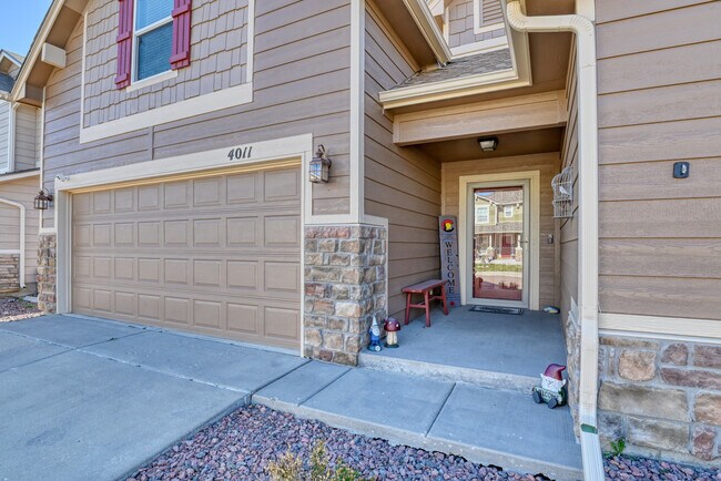 Building Photo - 4011 Creek Legend View