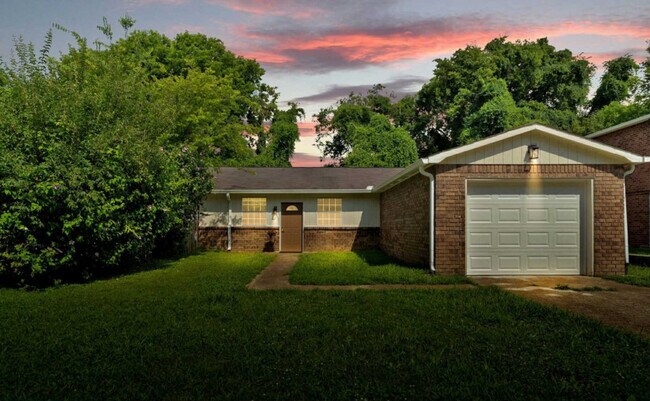 Foto del edificio - 1434 E Cedar Ln
