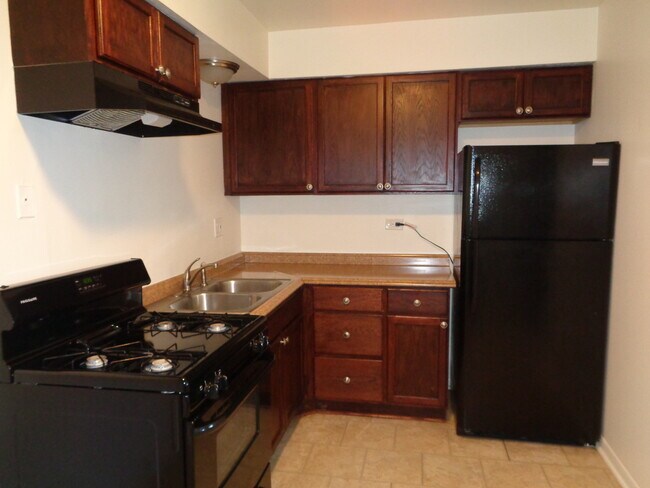 Building Photo - 8244 W 87th St