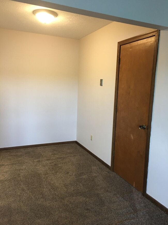 Foto del edificio - 807 Mitchell Ave