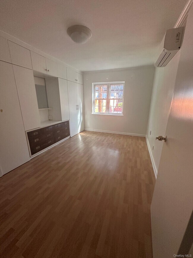 Foto del edificio - 48-05 58th St