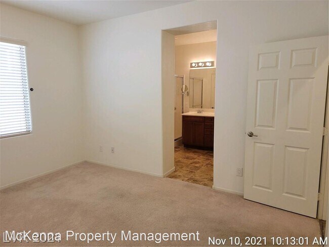 Foto del edificio - 9264 Weeping Hollow Ave