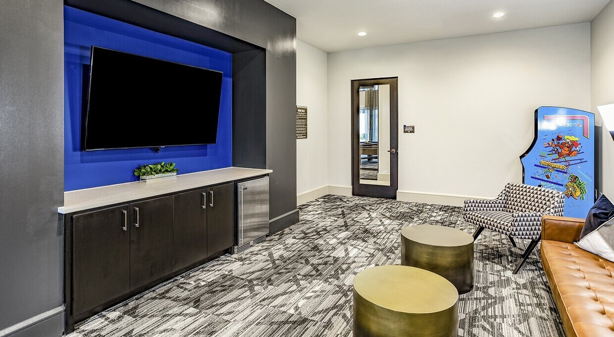 Foto principal - 7100 Uvalde Rd