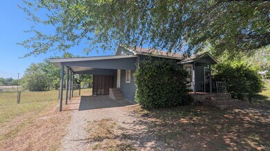 Building Photo - 1607 Bells Dr