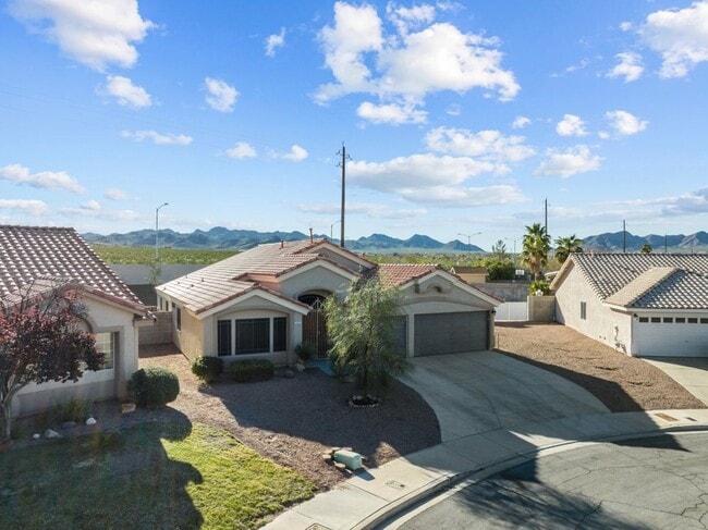 Building Photo - Spacious Single Story, 4 Bedroom "Henderso...
