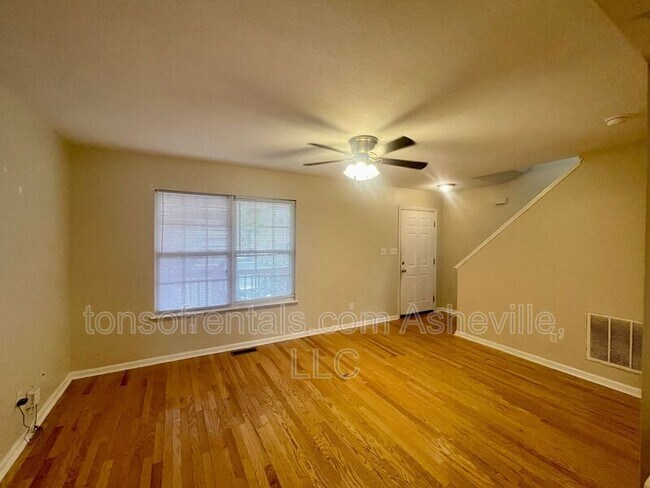 Foto del edificio - 16 Evergreen Ave