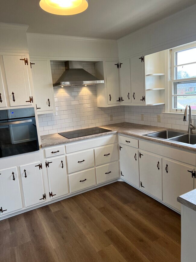 834 Castle Heights Ave, Lebanon, TN 37087 House for Rent in Lebanon