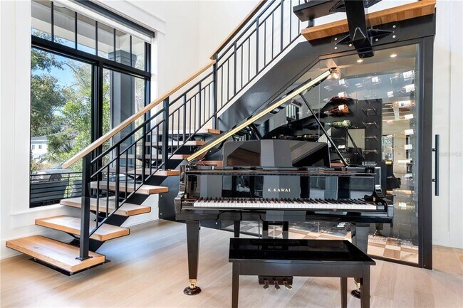 Building Photo - 319 W Frances Ave