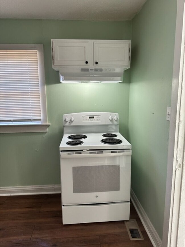 Foto del edificio - 1 bedroom - Bath