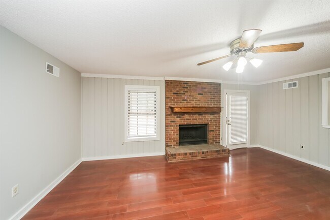 Foto del edificio - 4368 Oak Chase Cove