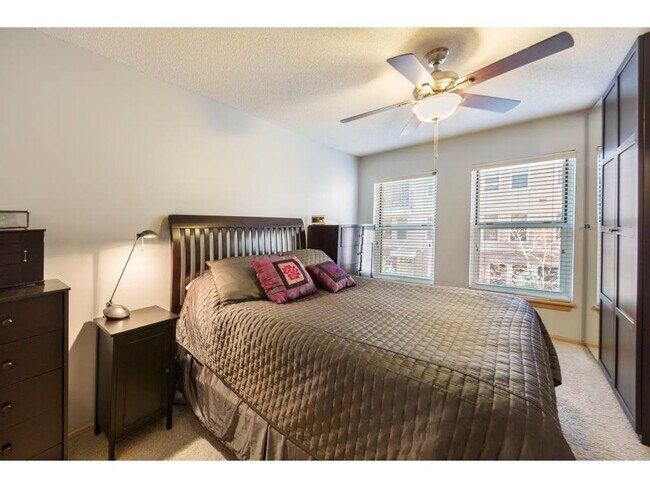 Foto del edificio - 580 N 2nd St
