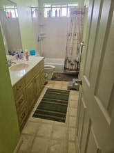 Building Photo - 526 Maluniu Ave