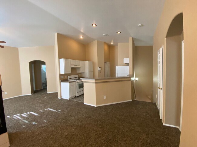 Foto del edificio - 2 bed townhome in Henderson