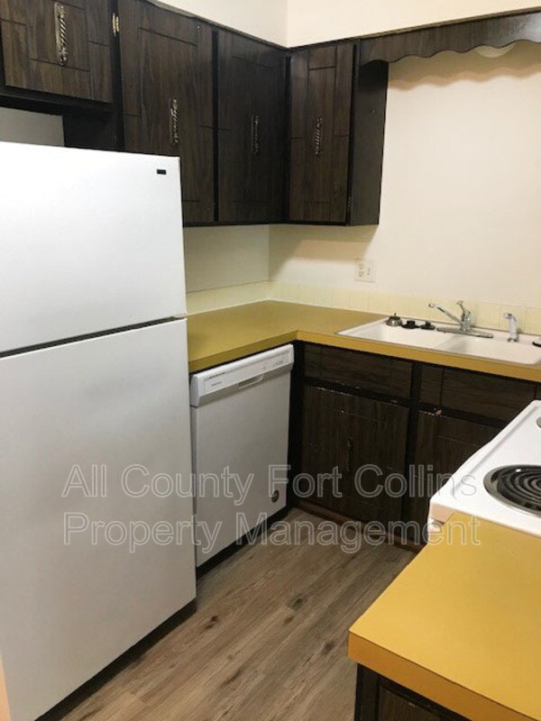 Foto del edificio - 1719 Larch St