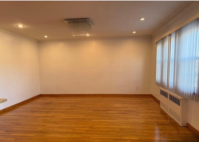 Foto del edificio - 56-61 219th St