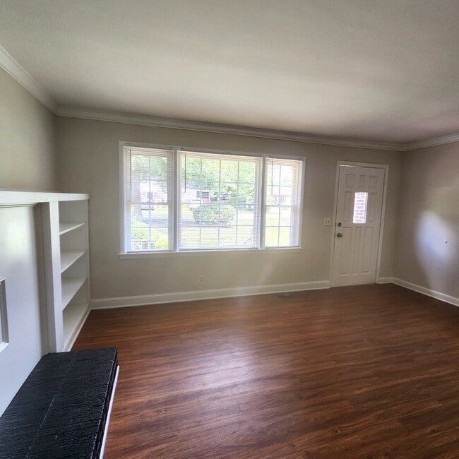 Photo - 6 N Gaywood Dr House