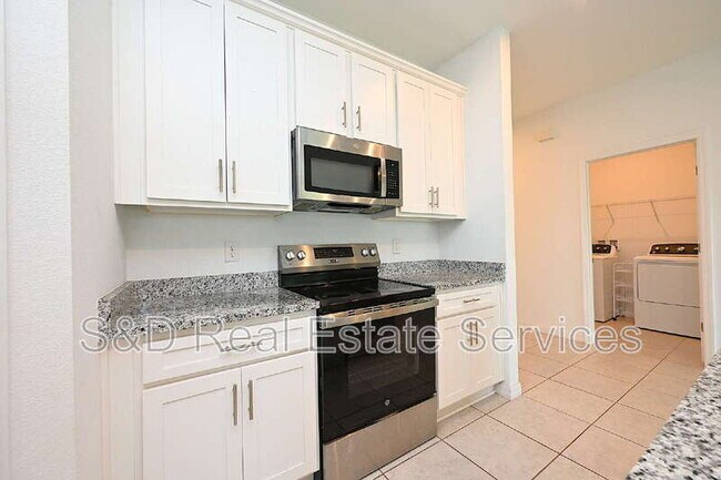 Foto del edificio - 685 Crown Rose Dr