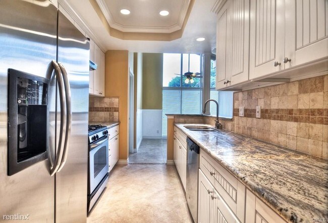 Building Photo - 3 br, 2 bath House - 2220 Fiesta
