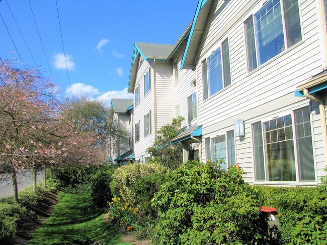 Foto del edificio - Lake Burien View
