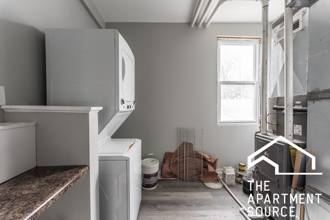 Building Photo - 2633 W 23rd Pl