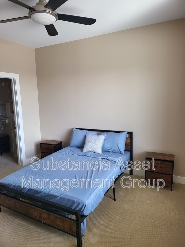 Foto del edificio - 444 N Central Ave