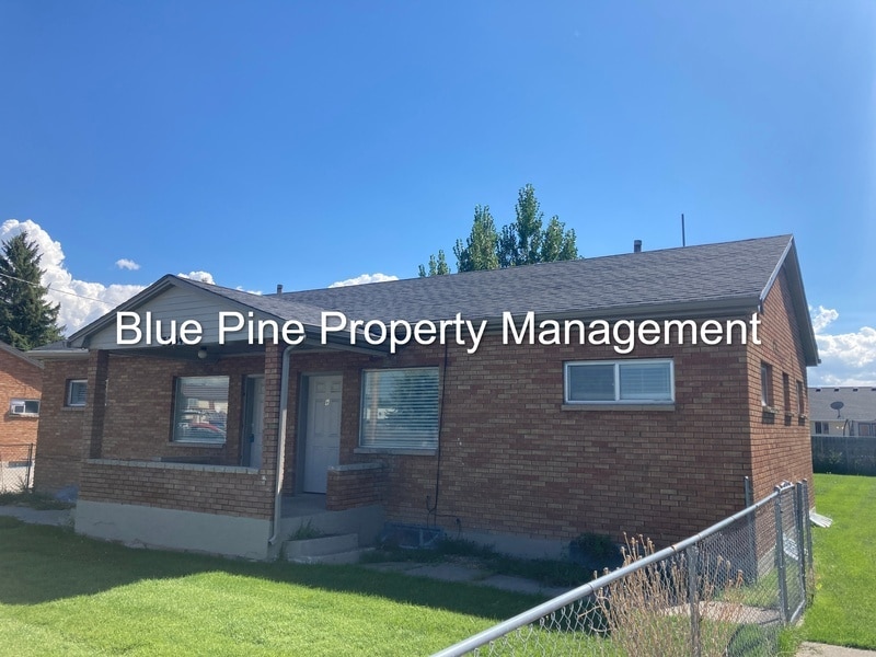 Primary Photo - 3354 E Iona Rd