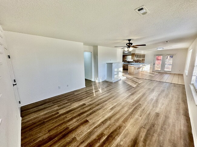 Building Photo - 1242 SW Elm Tree Rd