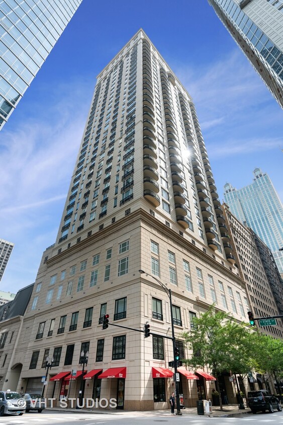 Foto principal - 10 E Delaware Pl