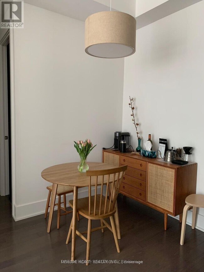 Photo du bâtiment - 39 Queens Quay E