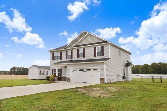 Foto del edificio - STUNNING & SPACIOUS 4 BR | 2.5 BA 2-Story *Pikeville School District*