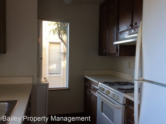 Building Photo - 2 br, 1.5 bath House - 136 Palo Verde Terrace