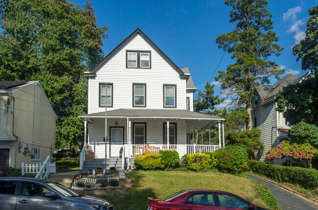 Building Photo - 133 Beecher Ave