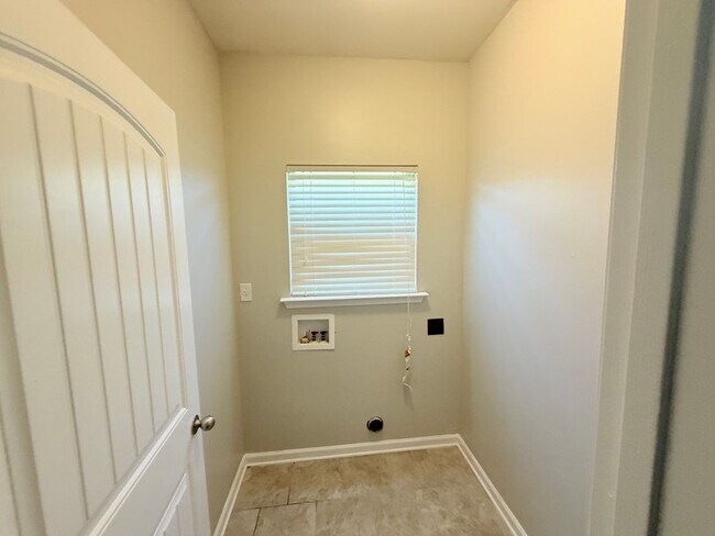 Foto del edificio - 4264 Blake Cir