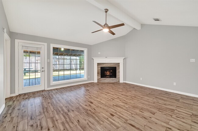 Foto del edificio - 14023 Bay Gardens Dr