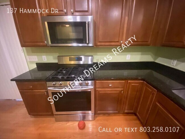 Foto del edificio - 137 Hammock Dr