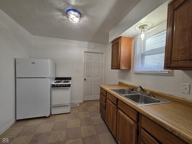 Foto del edificio - 702 W 23rd St
