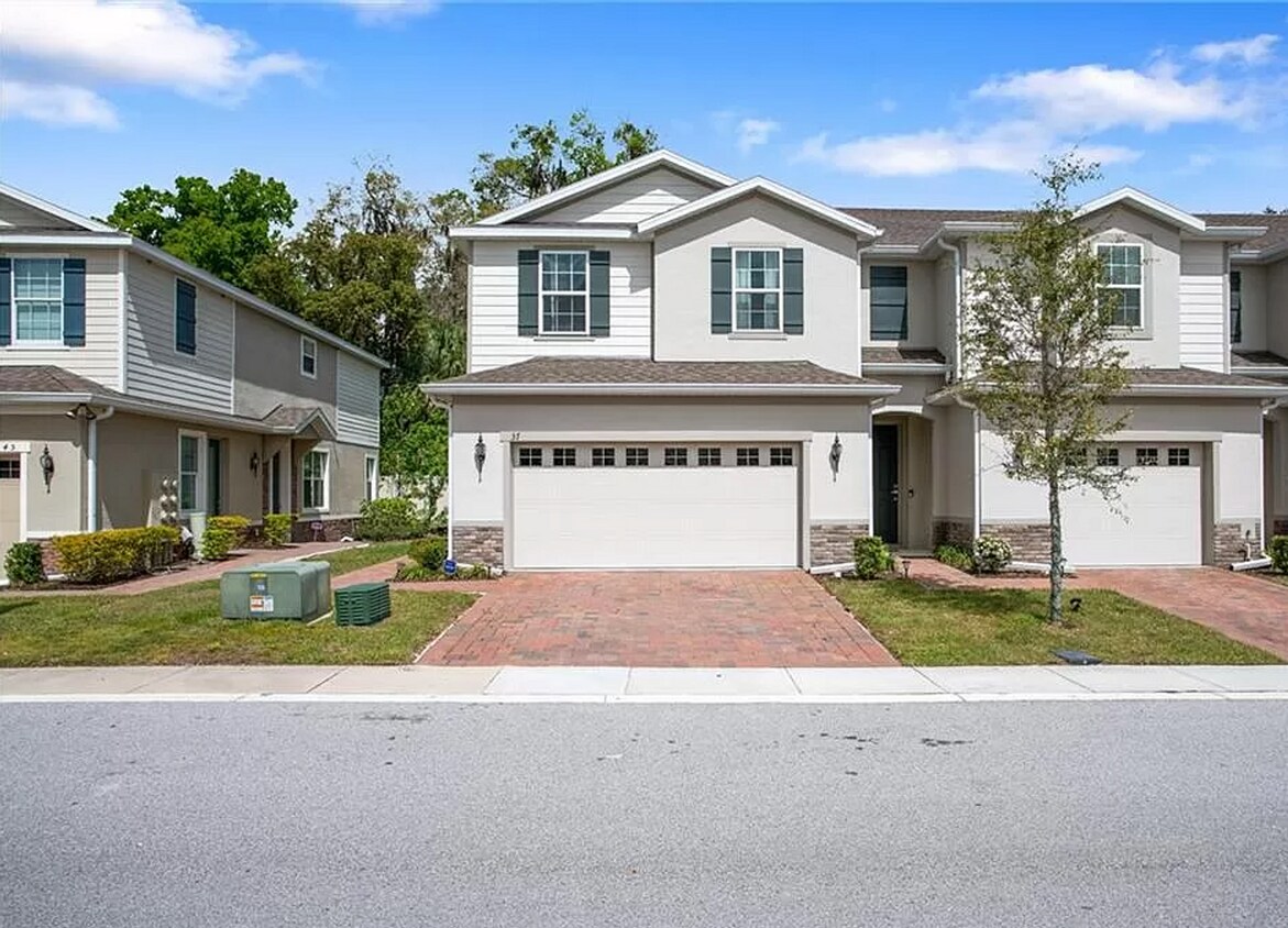 Primary Photo - For Rent: Beautiful 3 Bed/2.5 Bath Townhom...
