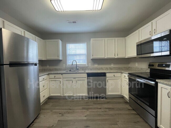 Building Photo - 1418 Peach Park Ln